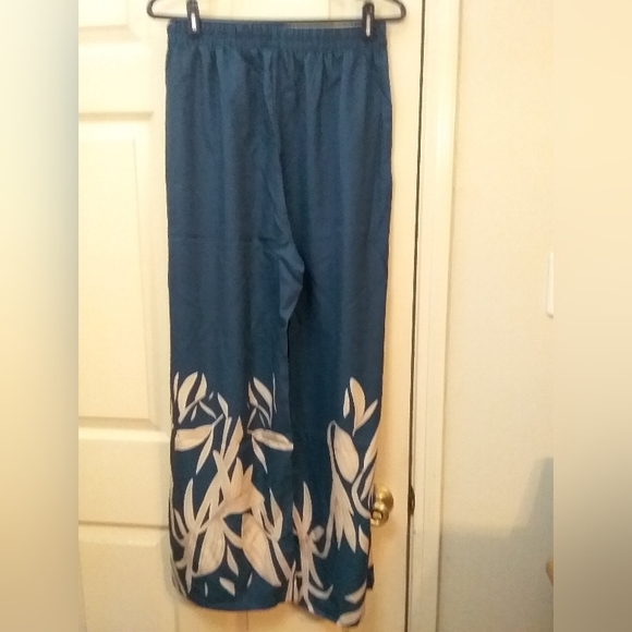 Ladies Two Piece Pant Set - Picture 5 of 5